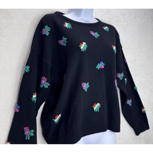 Cambridge Dry Goods Women's Black Floral Embroidered Sweater Size Large - Picture 4 of 10